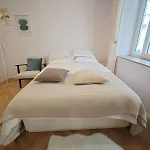 Apartment Opera-4 Min Walk-elegant 2 Sleeper Paris