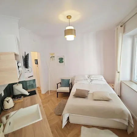 Opera-4 Min Walk-elegant 2 Sleeper Apartment *